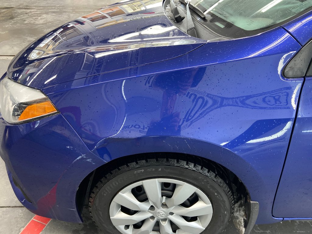 2015 Toyota Corolla S in Cowansville, Quebec - 9 - w1024h768px