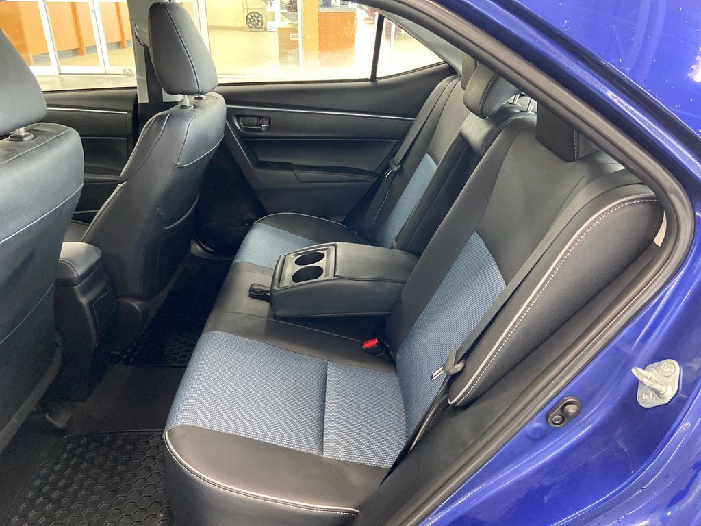 2015 Toyota Corolla S in Cowansville, Quebec - 21 - w1024h768px