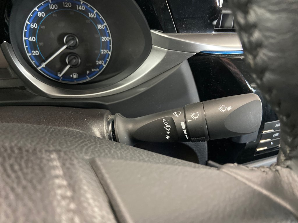 2015 Toyota Corolla S in Cowansville, Quebec - 34 - w1024h768px