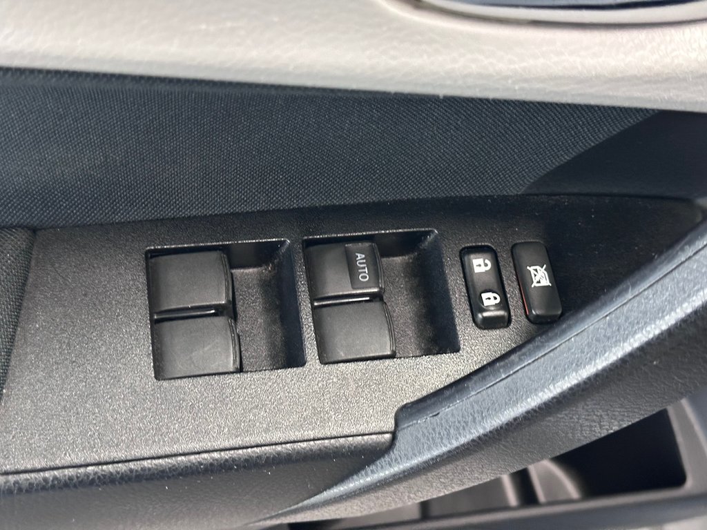 Toyota Corolla LE 2016 à Cowansville, Québec - 18 - w1024h768px