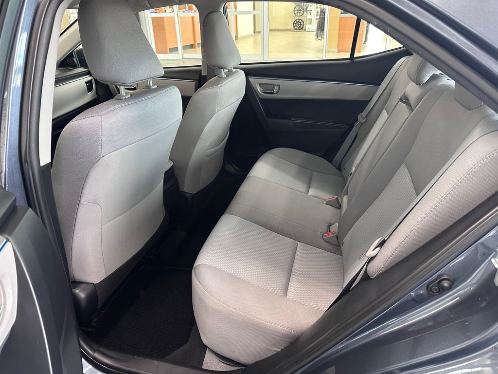 Toyota Corolla LE 2016 à Cowansville, Québec - 11 - w1024h768px