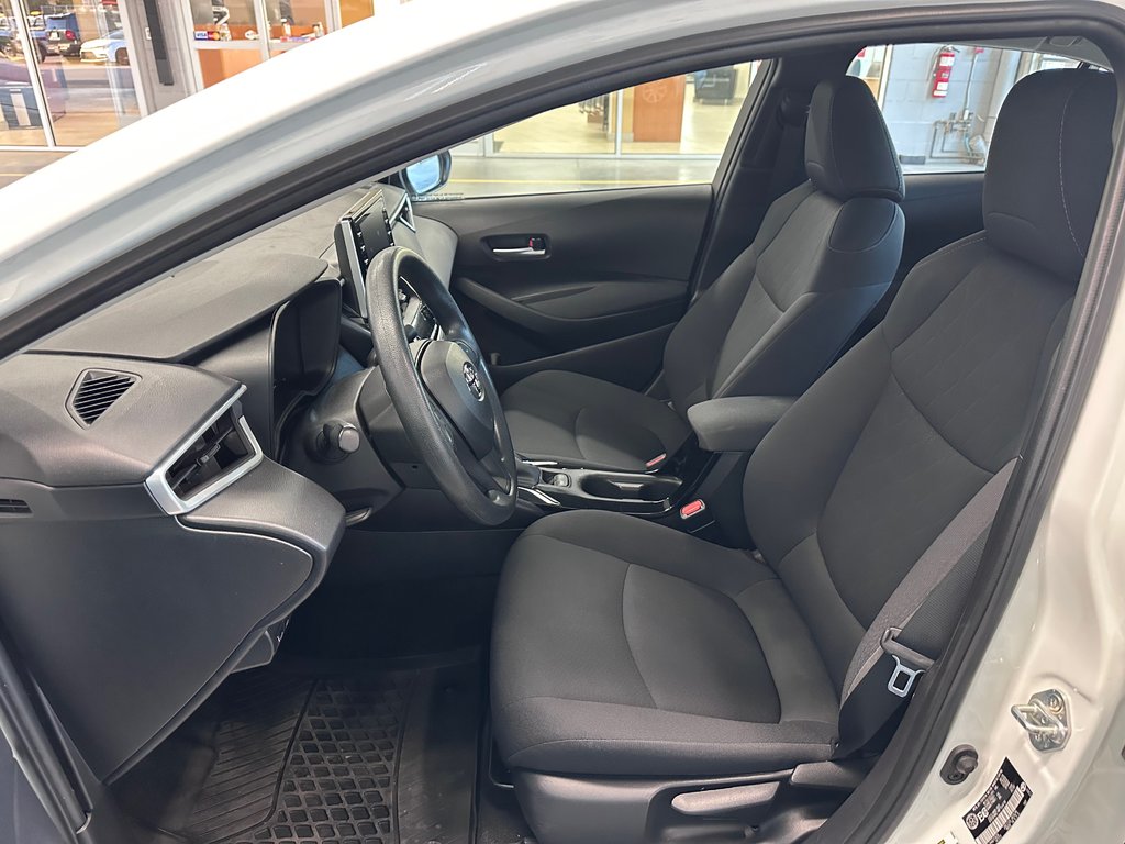 Toyota Corolla LE A/C SIÈGES CHAUFFANTS CAMÉRA DE RECUL 2021 à Cowansville, Québec - 17 - w1024h768px