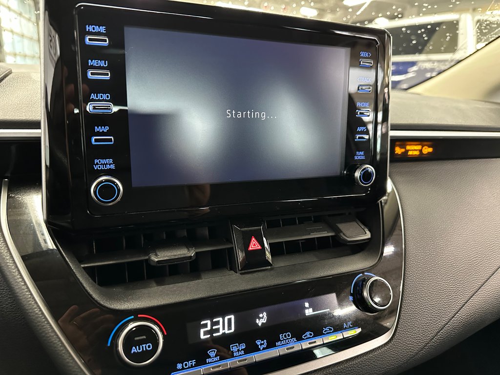 2021 Toyota Corolla Le in Cowansville, Quebec - 24 - w1024h768px