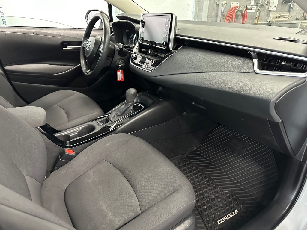 2021 Toyota Corolla Le in Cowansville, Quebec - 9 - w1024h768px