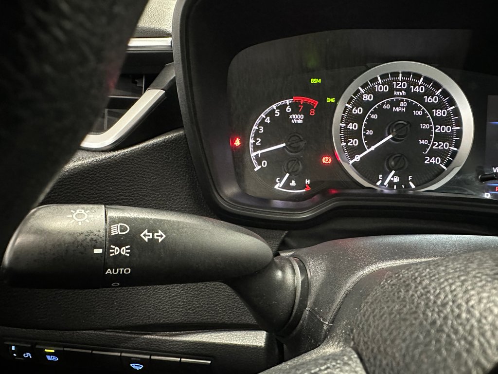 2021 Toyota Corolla Le in Cowansville, Quebec - 29 - w1024h768px