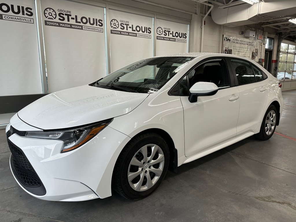 2021 Toyota Corolla Le in Cowansville, Quebec - 1 - w1024h768px