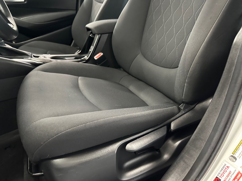 2021 Toyota Corolla Le in Cowansville, Quebec - 16 - w1024h768px