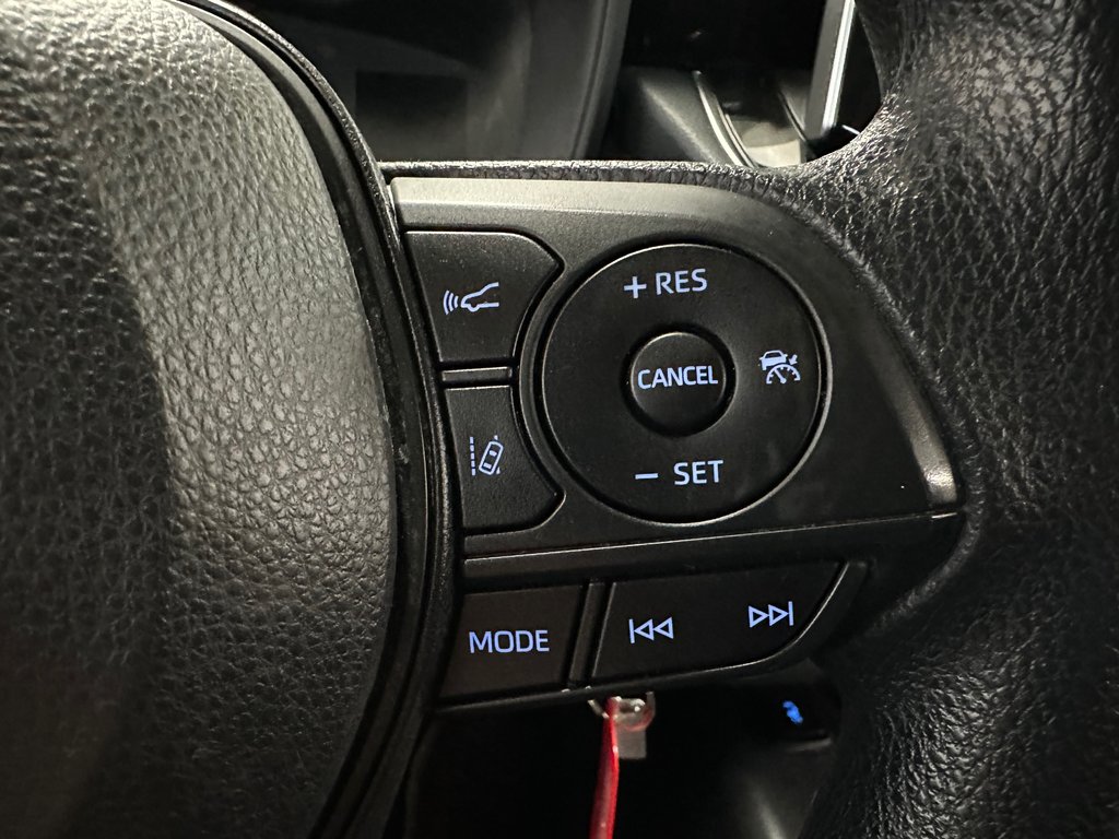 2021 Toyota Corolla Le in Cowansville, Quebec - 21 - w1024h768px