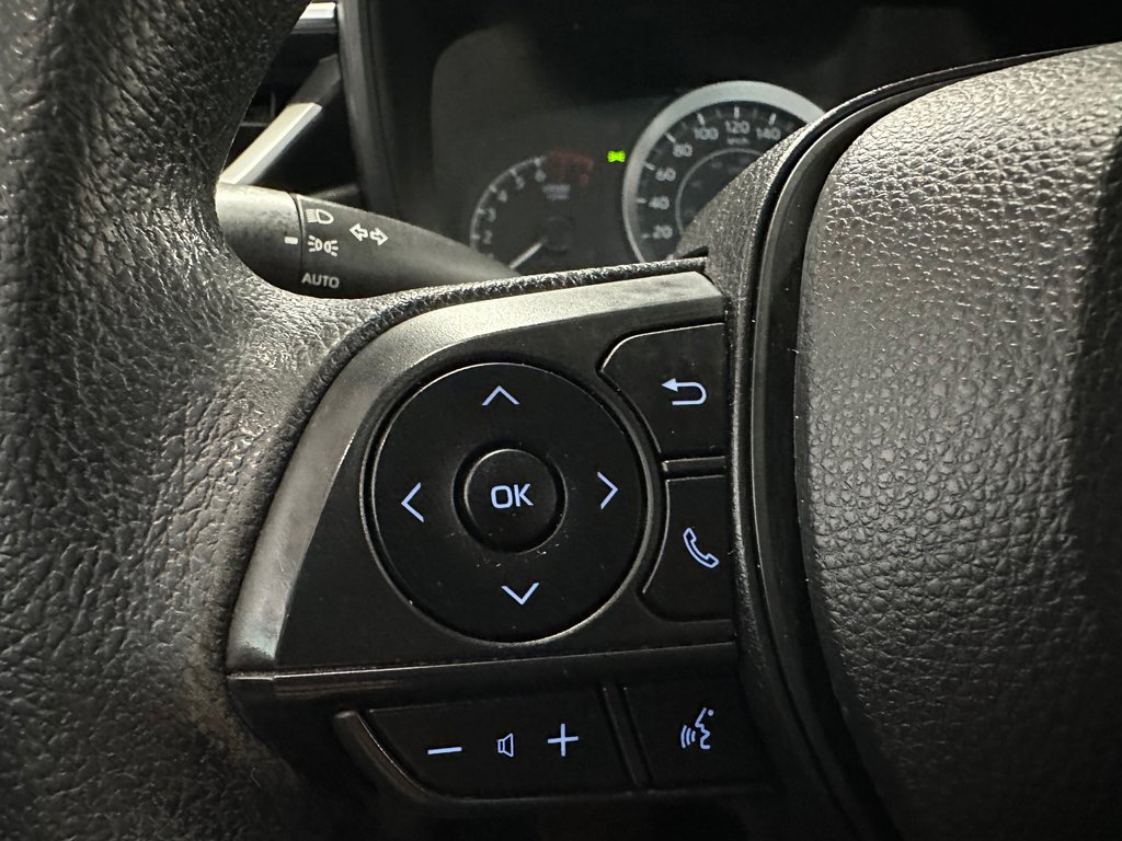 2021 Toyota Corolla Le in Cowansville, Quebec - 22 - w1024h768px