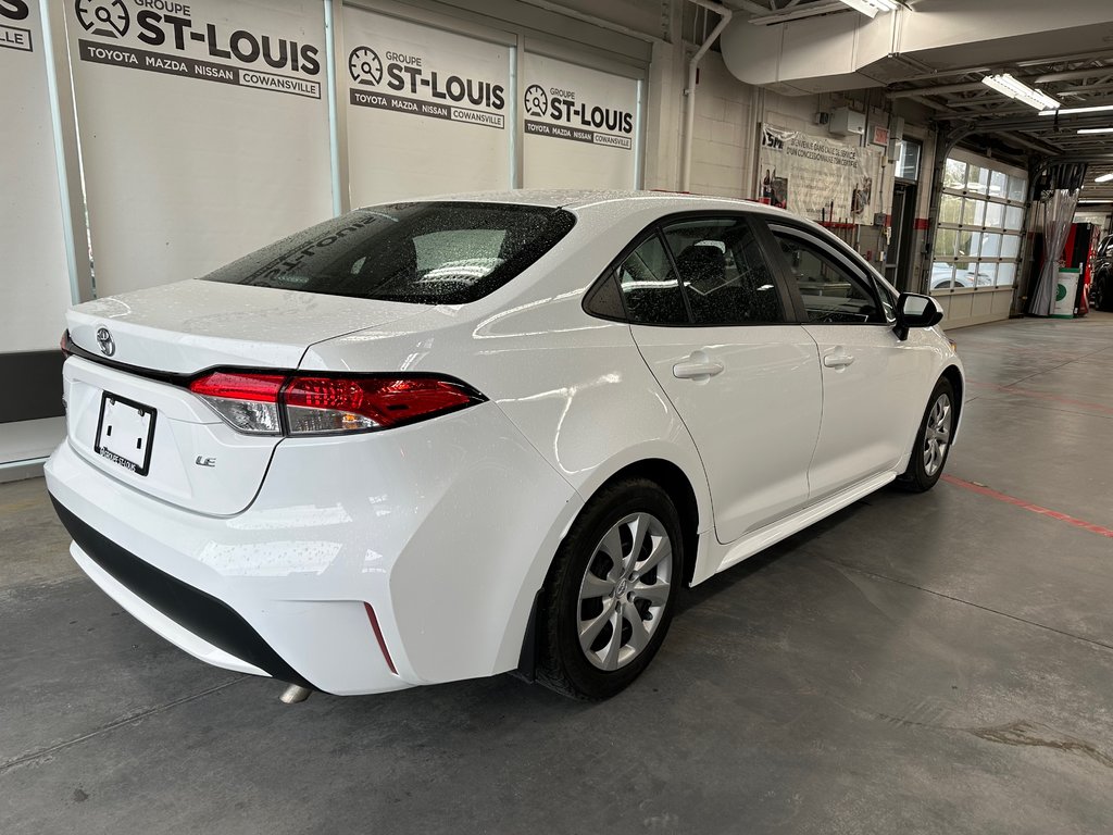 2021 Toyota Corolla Le in Cowansville, Quebec - 7 - w1024h768px