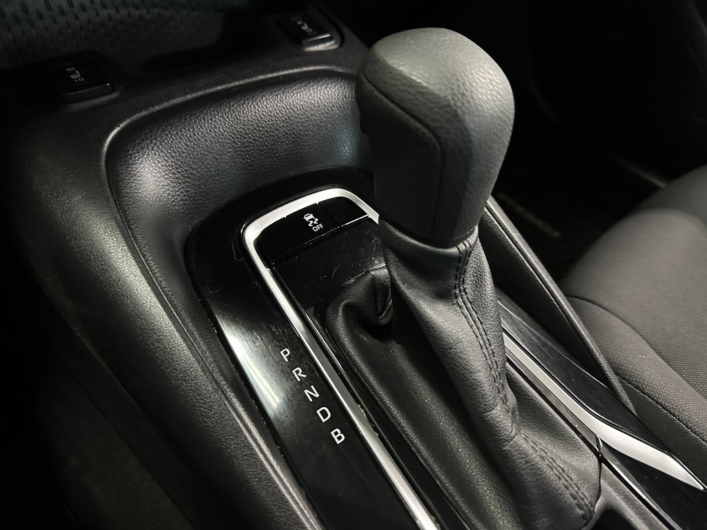 2021 Toyota Corolla Le in Cowansville, Quebec - 20 - w1024h768px