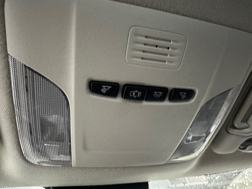 2021 Toyota Corolla Le in Cowansville, Quebec - 32 - w1024h768px