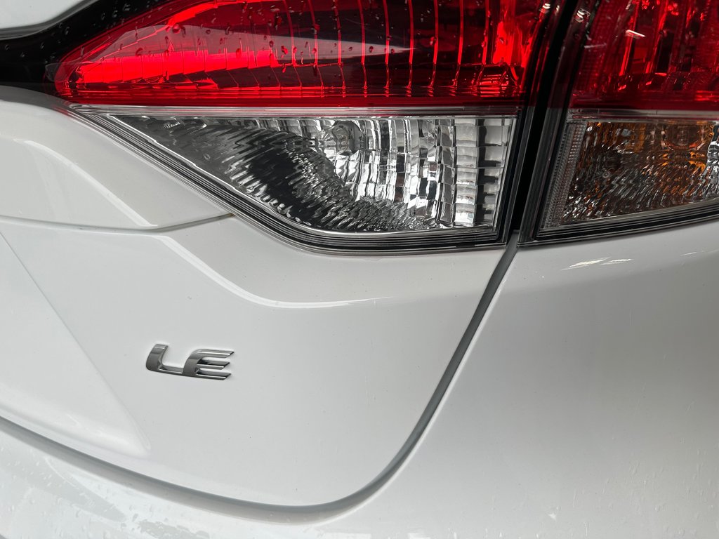 2021 Toyota Corolla Le in Cowansville, Quebec - 8 - w1024h768px