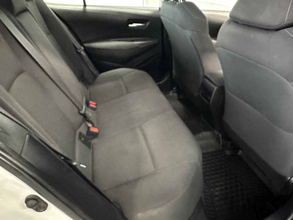 2021 Toyota Corolla Le in Cowansville, Quebec - 10 - w1024h768px