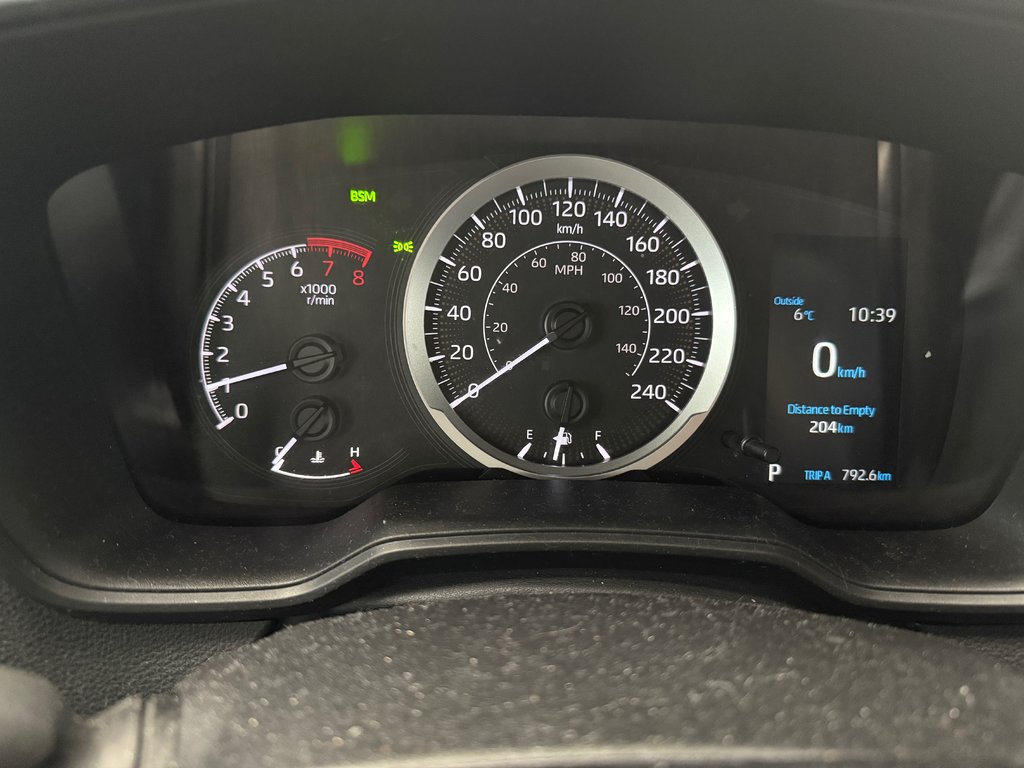 2021 Toyota Corolla LE in Cowansville, Quebec - 18 - w1024h768px