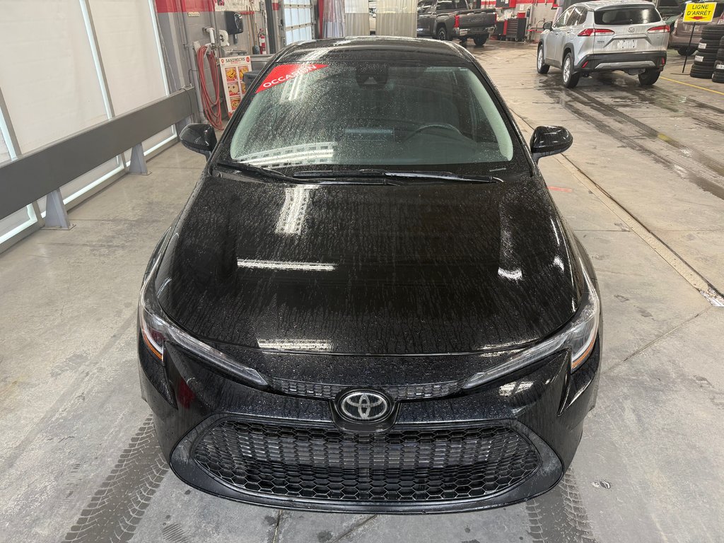 2021 Toyota Corolla LE in Cowansville, Quebec - 2 - w1024h768px