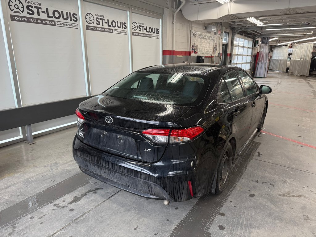 2021 Toyota Corolla LE in Cowansville, Quebec - 7 - w1024h768px