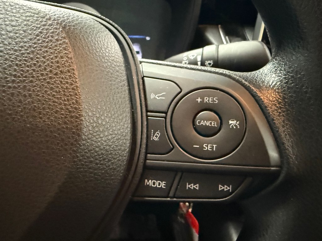 2021 Toyota Corolla LE 2021: 8 840 km - Cowansville Toyota in Cowansville, Quebec - 18 - w1024h768px