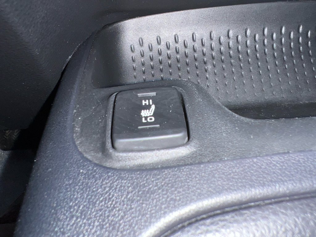 Toyota Corolla LE 2022 à Cowansville, Québec - 32 - w1024h768px