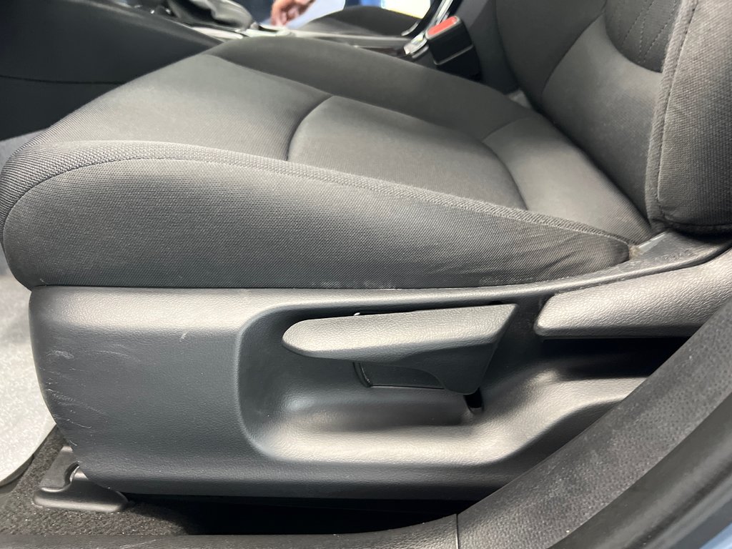 Toyota Corolla LE 2022 à Cowansville, Québec - 15 - w1024h768px