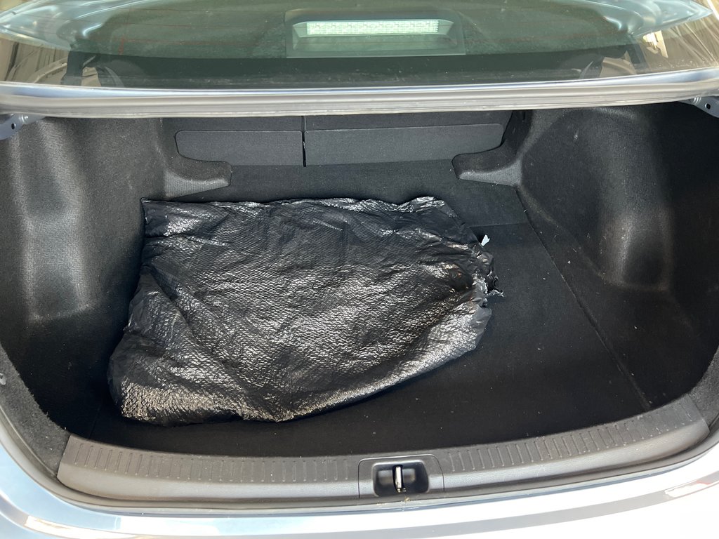 Toyota Corolla LE 2022 à Cowansville, Québec - 26 - w1024h768px