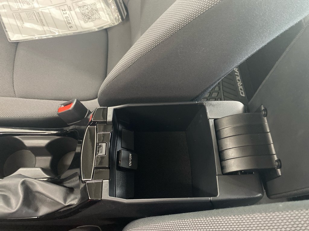 2022 Toyota Corolla L in Cowansville, Quebec - 22 - w1024h768px