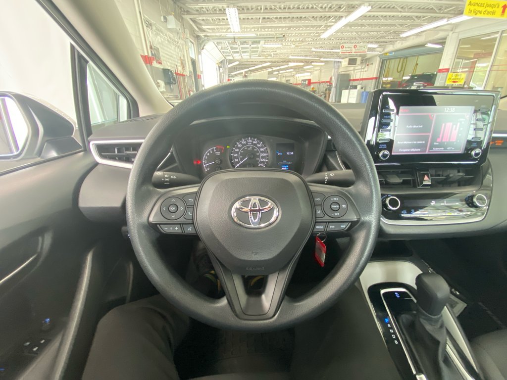 2022 Toyota Corolla L in Cowansville, Quebec - 13 - w1024h768px