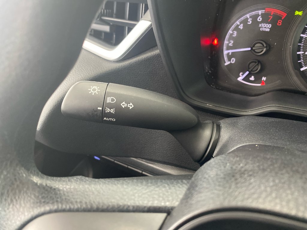 2022 Toyota Corolla L in Cowansville, Quebec - 15 - w1024h768px