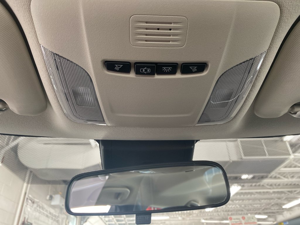 2022 Toyota Corolla L in Cowansville, Quebec - 20 - w1024h768px
