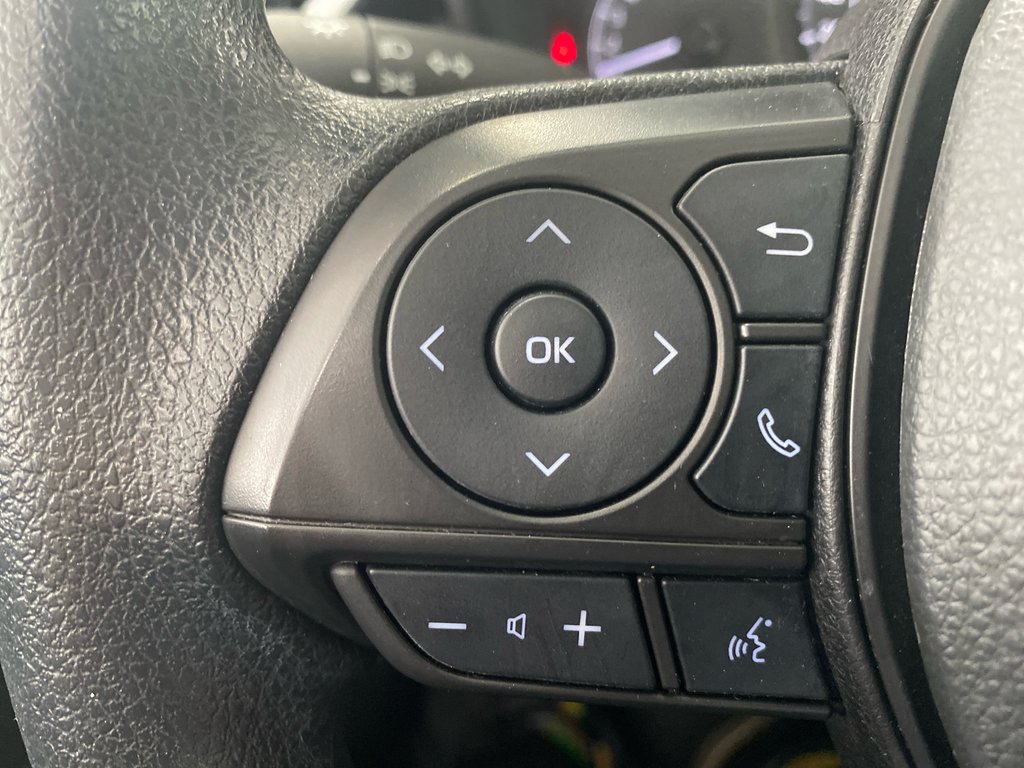 2022 Toyota Corolla L in Cowansville, Quebec - 14 - w1024h768px