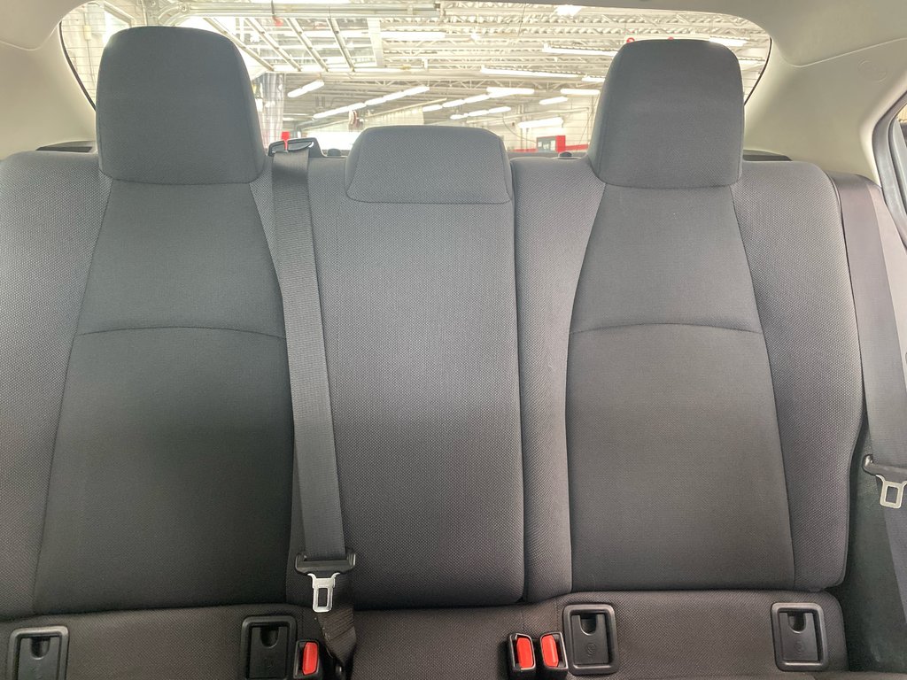 2022 Toyota Corolla L in Cowansville, Quebec - 12 - w1024h768px