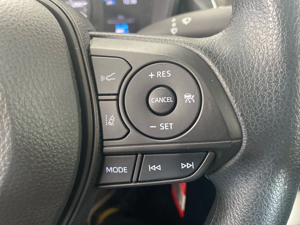 2022 Toyota Corolla L in Cowansville, Quebec - 18 - w1024h768px