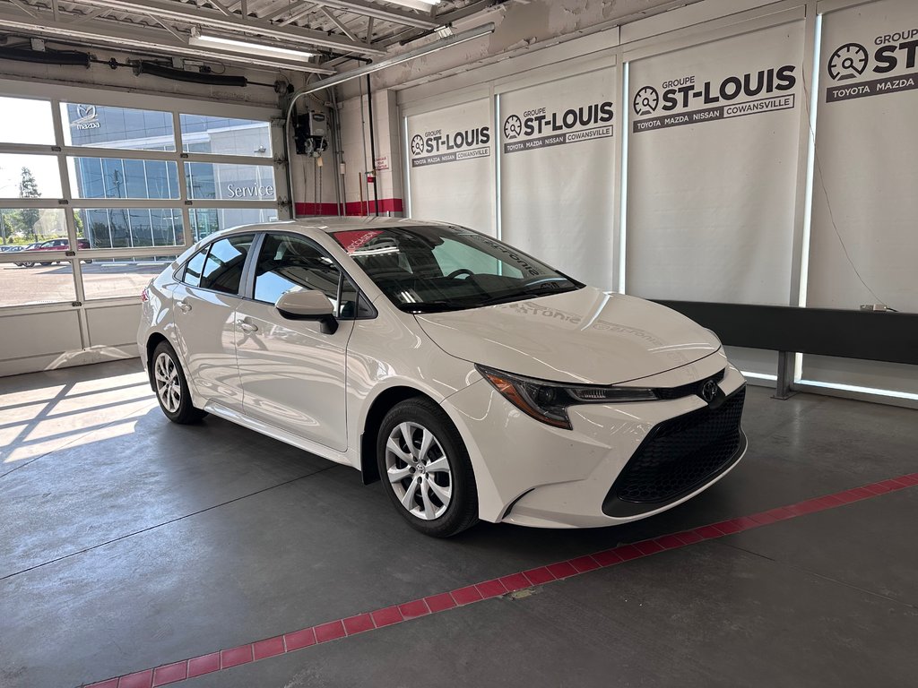 Toyota Corolla LE - Sièges Chauffants - Détecteur d'Angle Mort - 2022 à Cowansville, Québec - 8 - w1024h768px