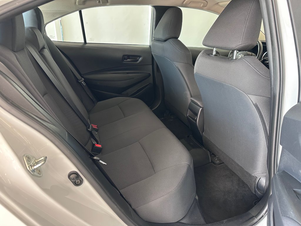 Toyota Corolla LE - Sièges Chauffants - Détecteur d'Angle Mort - 2022 à Cowansville, Québec - 13 - w1024h768px