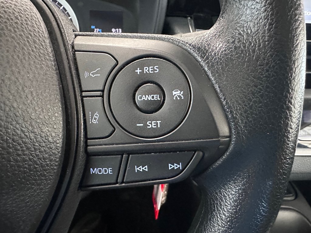 Toyota Corolla LE - Sièges Chauffants - Détecteur d'Angle Mort - 2022 à Cowansville, Québec - 24 - w1024h768px