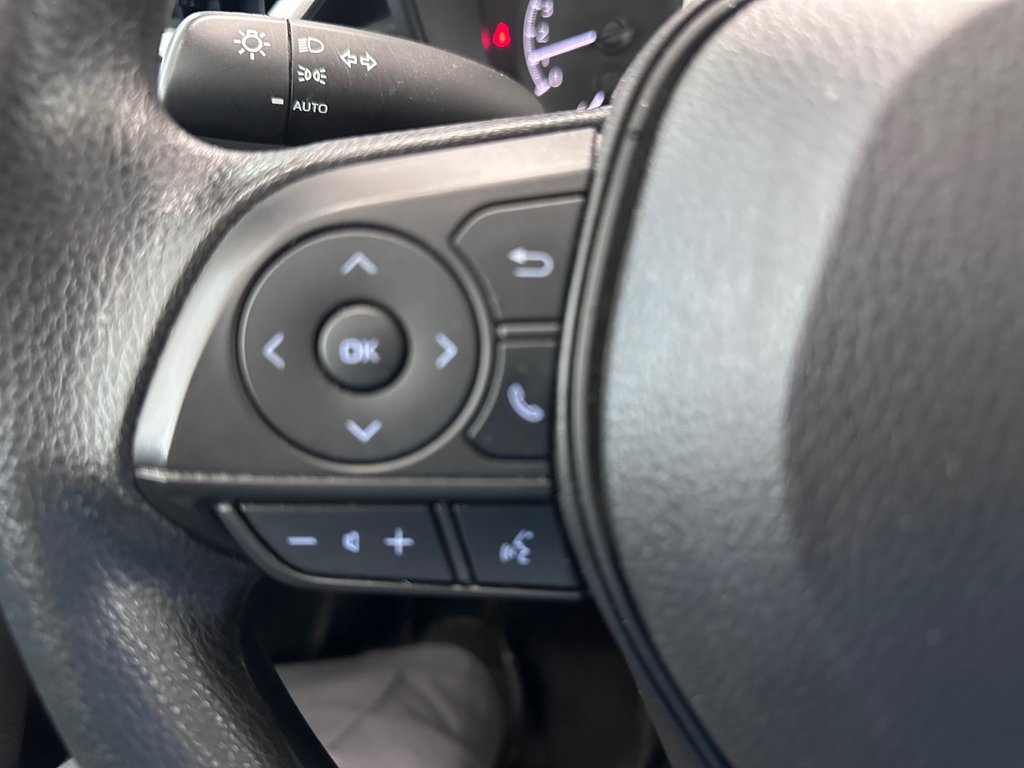 Toyota Corolla LE - Sièges Chauffants - Détecteur d'Angle Mort - 2022 à Cowansville, Québec - 23 - w1024h768px
