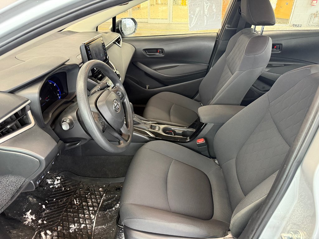 2022 Toyota Corolla Hybrid in Cowansville, Quebec - 16 - w1024h768px