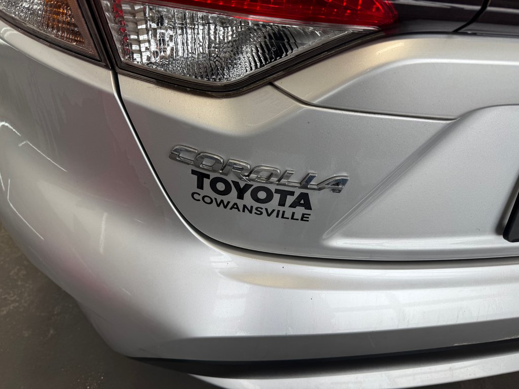 2022 Toyota Corolla Hybrid in Cowansville, Quebec - 9 - w1024h768px