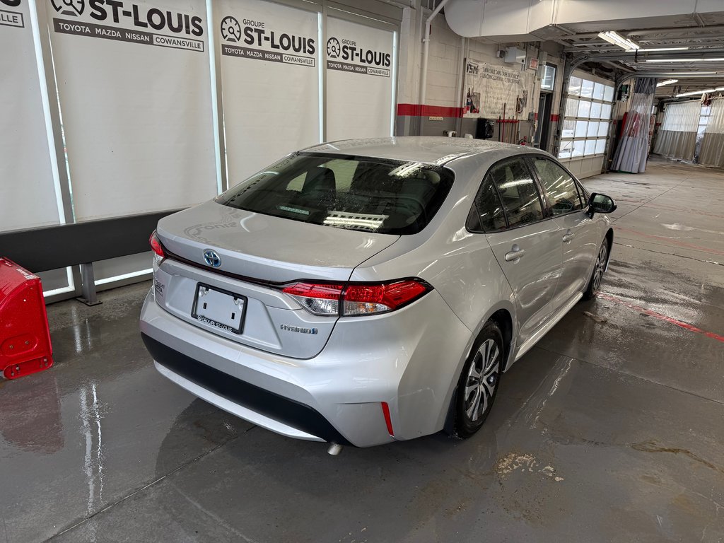 2022 Toyota Corolla Hybrid in Cowansville, Quebec - 7 - w1024h768px