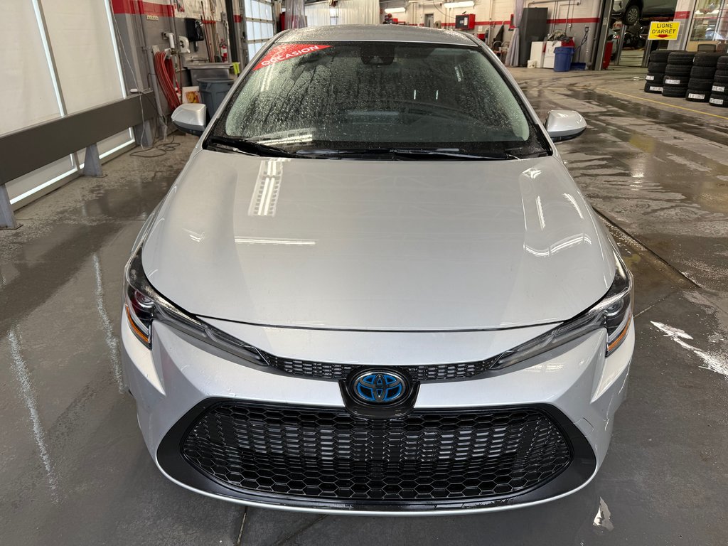 2022 Toyota Corolla Hybrid in Cowansville, Quebec - 4 - w1024h768px