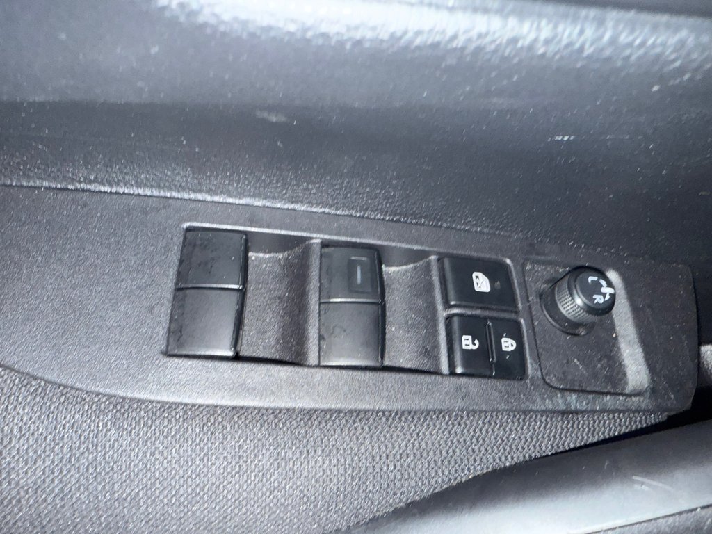 2024 Toyota Corolla LE Amélioré in Cowansville, Quebec - 15 - w1024h768px