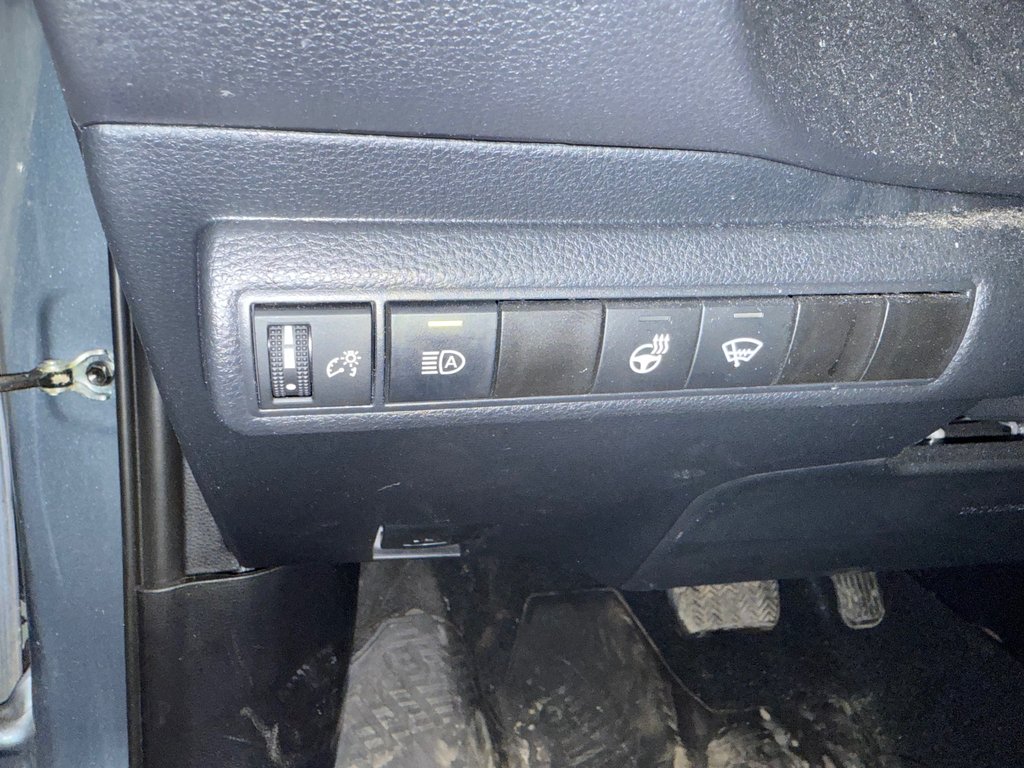 2024 Toyota Corolla LE Amélioré in Cowansville, Quebec - 16 - w1024h768px