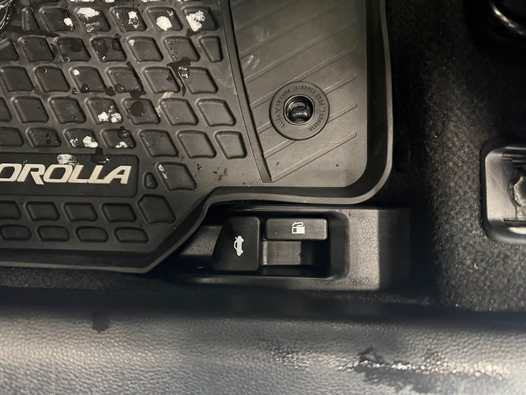 Toyota Corolla LE 2024: 19 601 km - Cowansville Toyota 2024 à Cowansville, Québec - 16 - w1024h768px