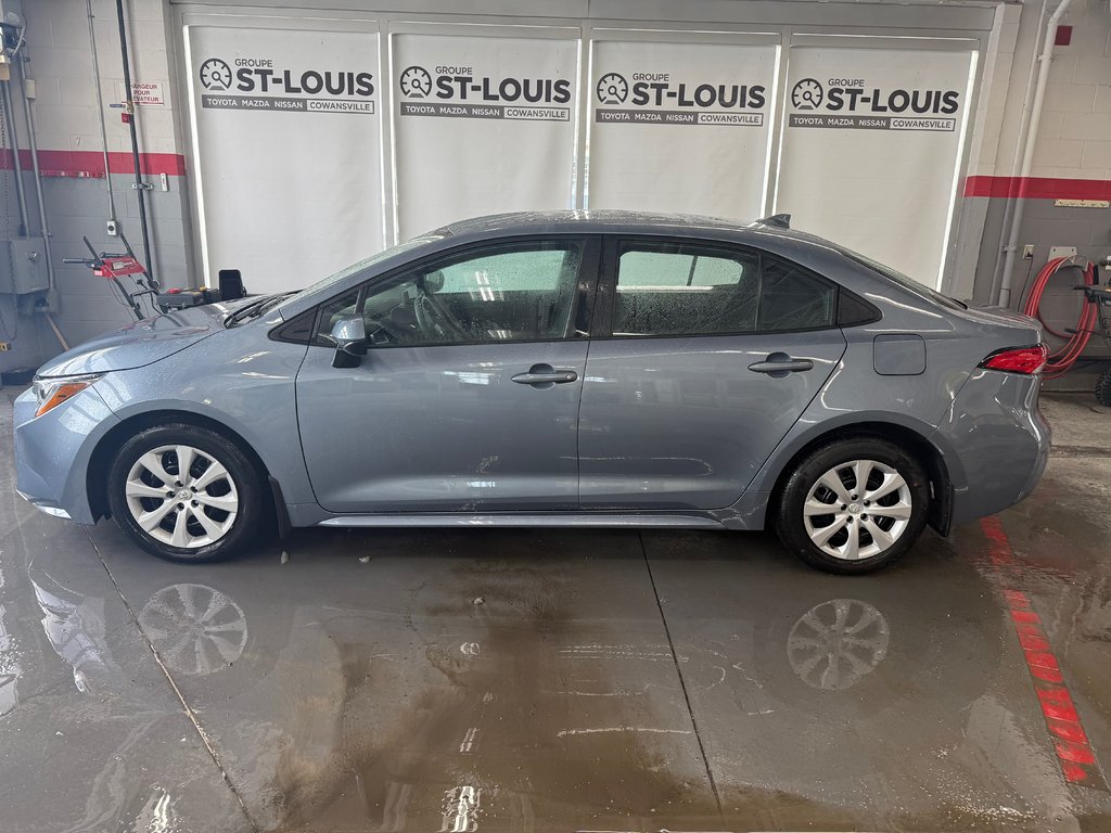 Toyota Corolla LE 2024: 19 601 km - Cowansville Toyota 2024 à Cowansville, Québec - 2 - w1024h768px