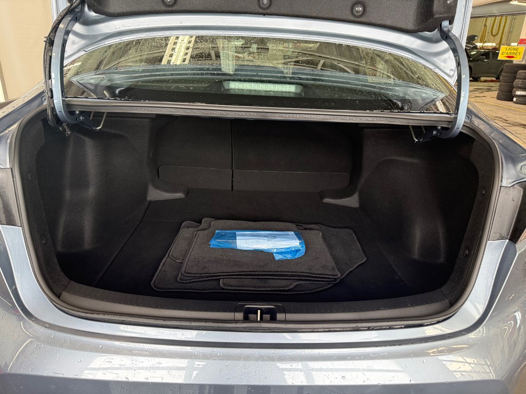 Toyota Corolla LE 2024: 19 601 km - Cowansville Toyota 2024 à Cowansville, Québec - 11 - w1024h768px