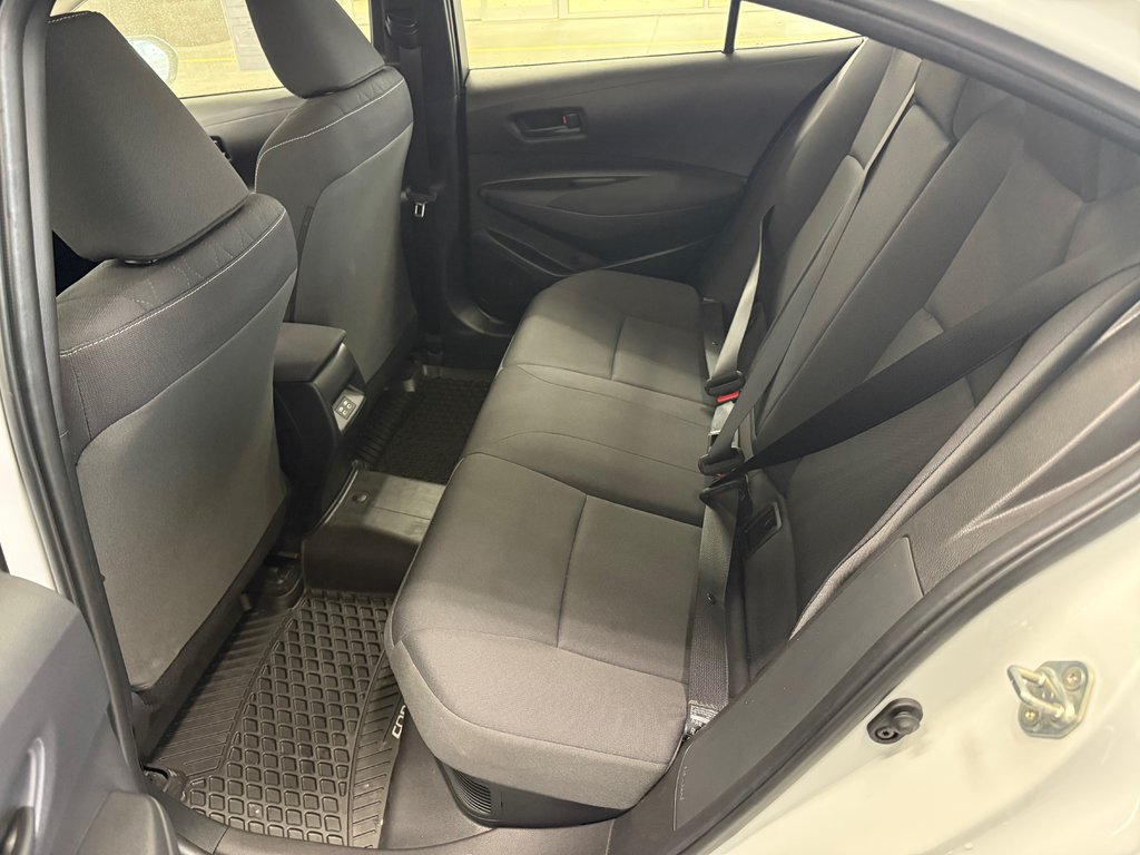 Toyota Corolla LE AWD 2025 à Cowansville, Québec - 12 - w1024h768px