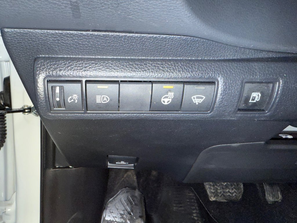 Toyota Corolla LE AWD 2025 à Cowansville, Québec - 16 - w1024h768px