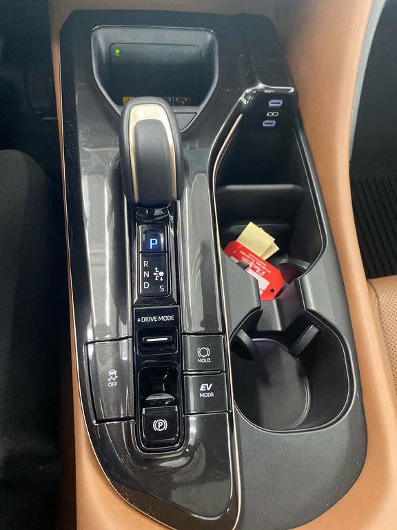 2025 Toyota Crown Signia Limited in Cowansville, Quebec - 26 - w1024h768px
