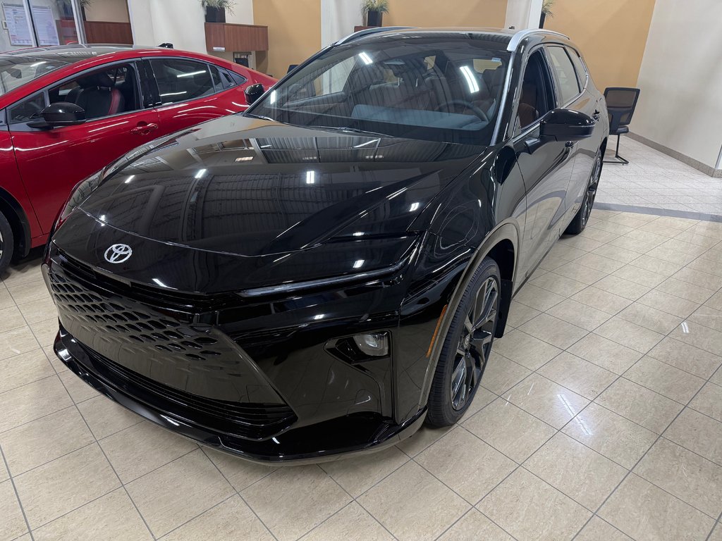 Toyota Crown Signia Limited 2025 à Cowansville, Québec - 1 - w1024h768px