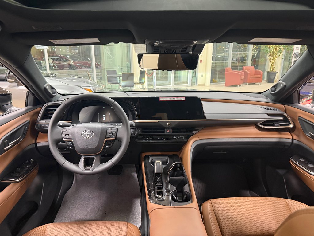 Toyota Crown Signia Limited 2025 à Cowansville, Québec - 14 - w1024h768px